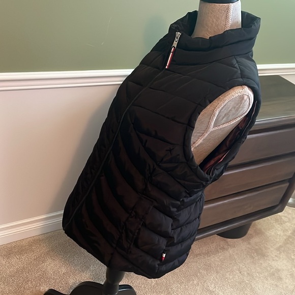 Tommy Hilfiger down vest - Picture 4 of 8